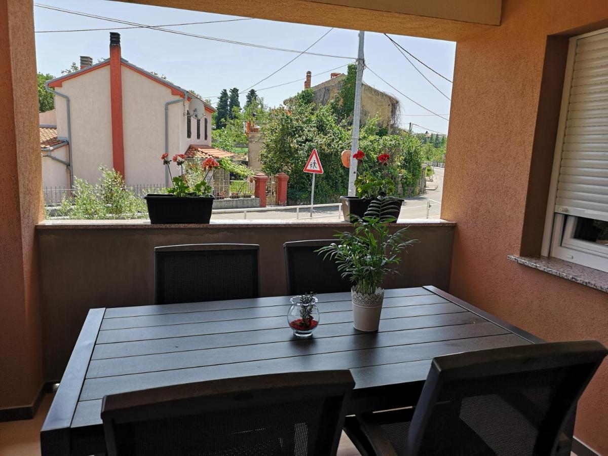 Apartmani Manda 오미살즈 외부 사진